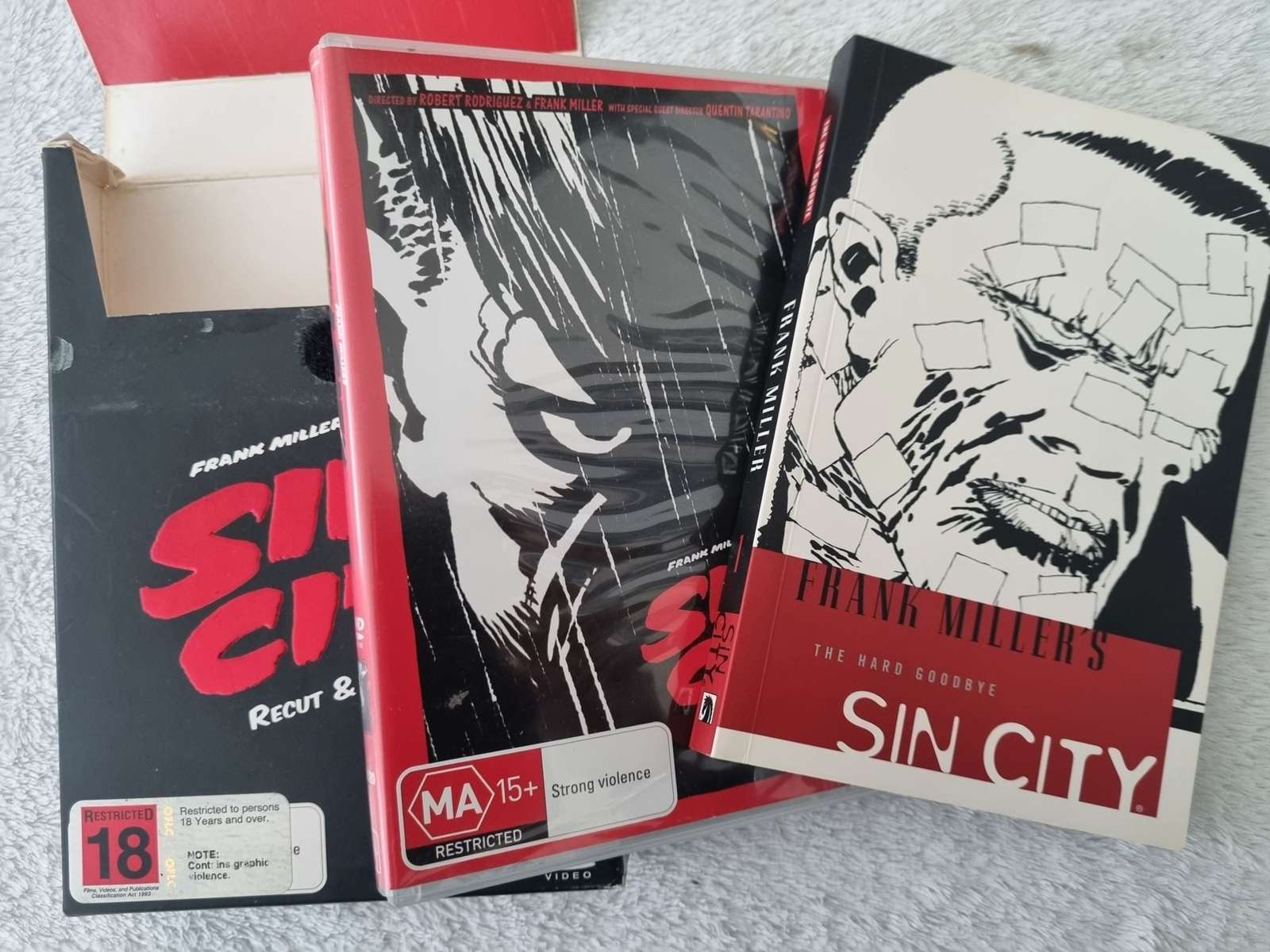 Sin City: Recut and Extended w/ graphic novel