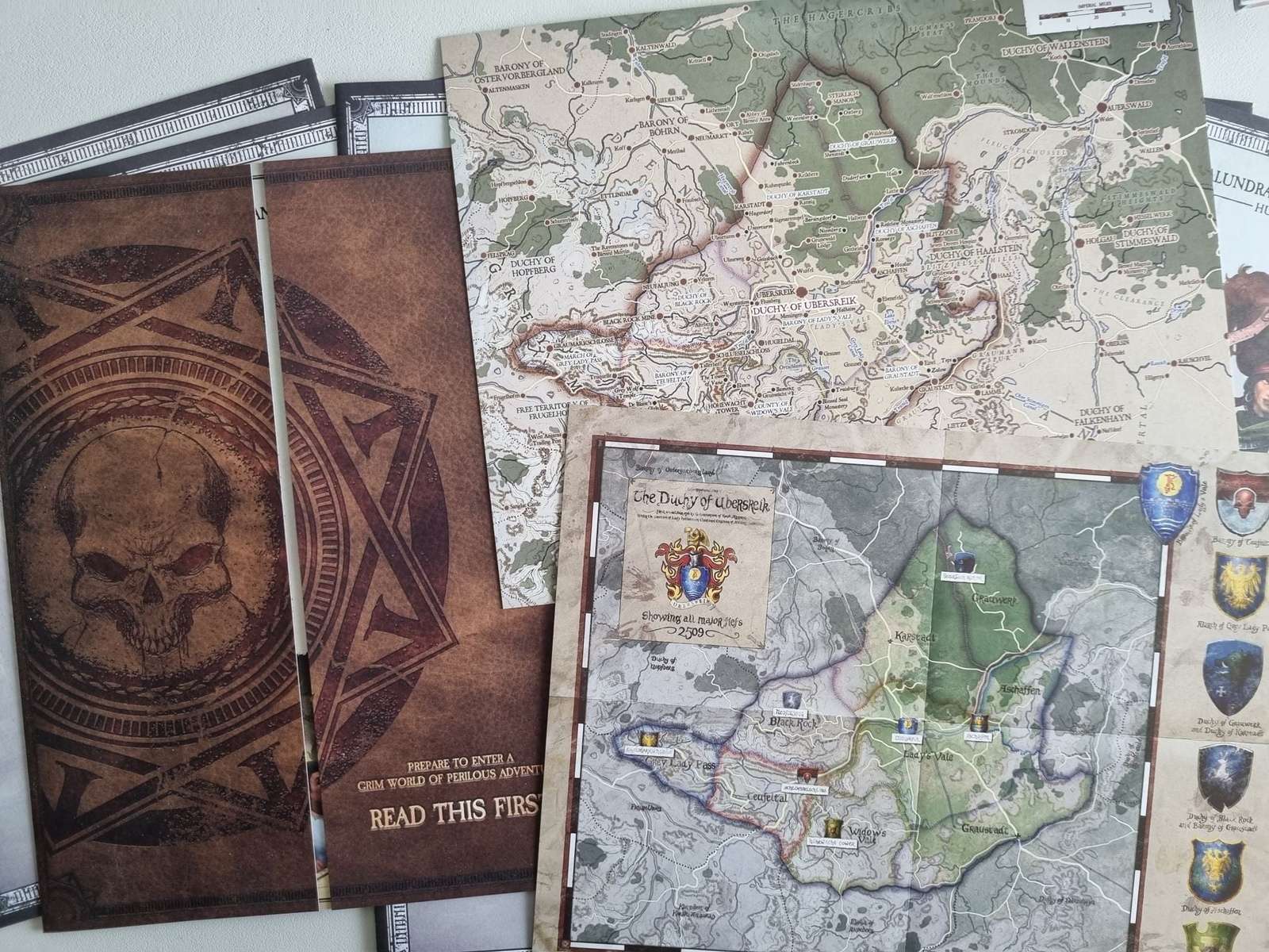 Warhammer Fantasy Role Play: Starter Set 4th Edition Default Title