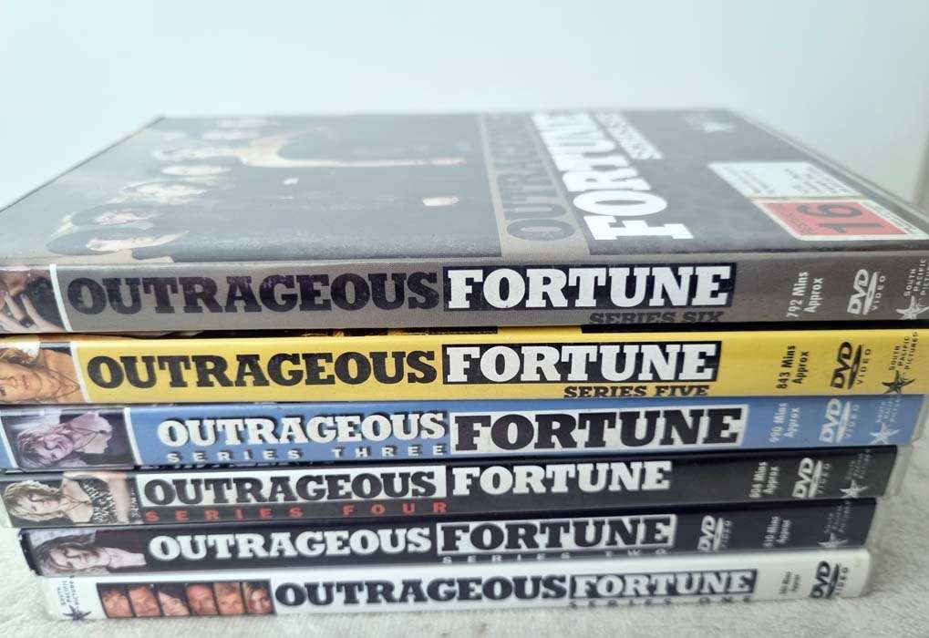 Outrageous Fortune: The Complete Series 1 - 6