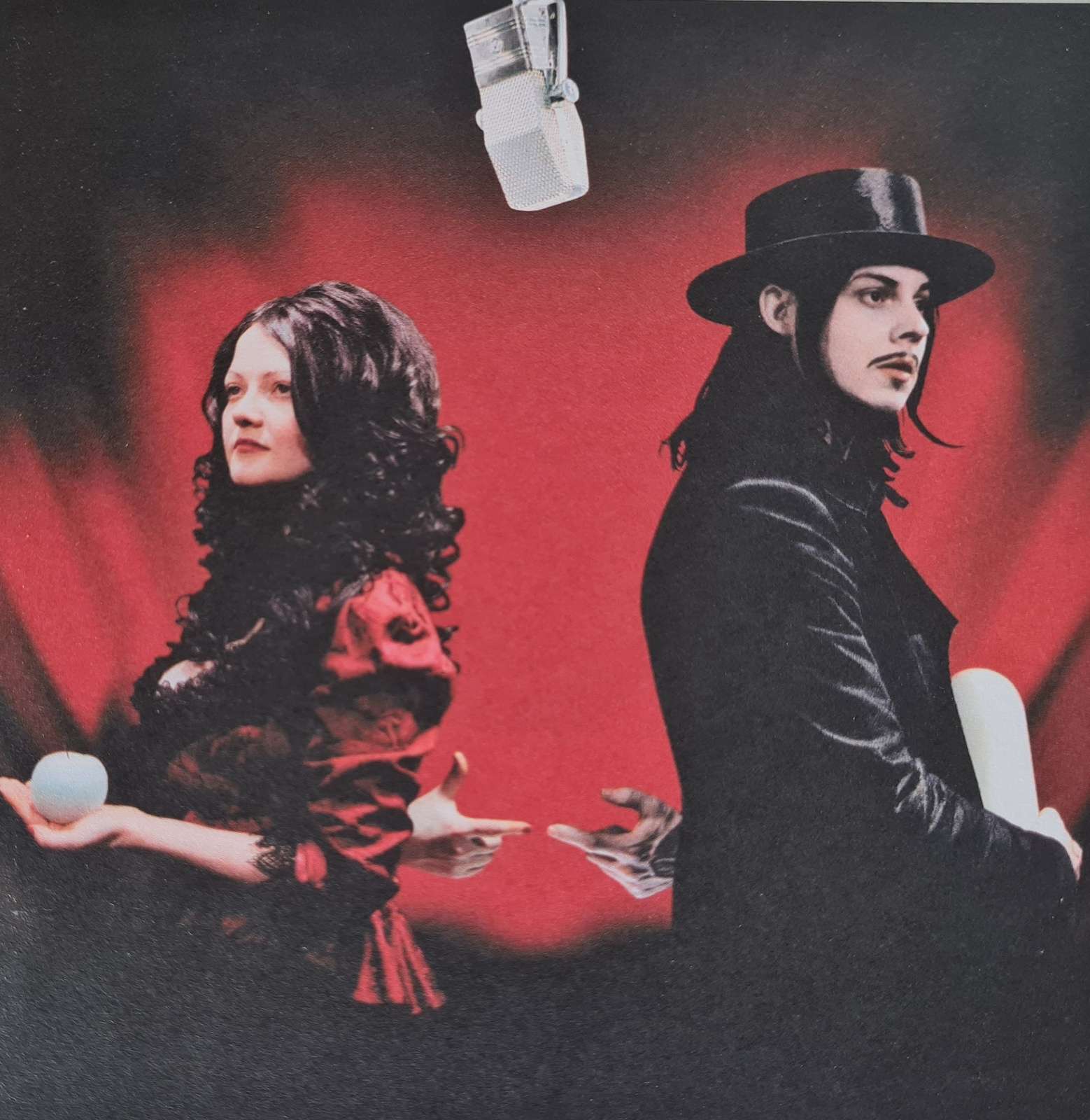 The White Stripes - Get Behind Me Satan CD