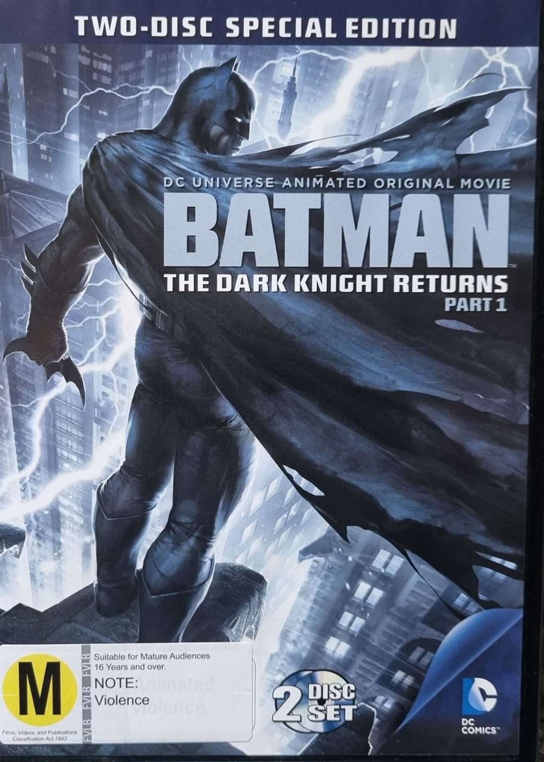 Batman The Dark Knight Returns Part 1 2 Disc