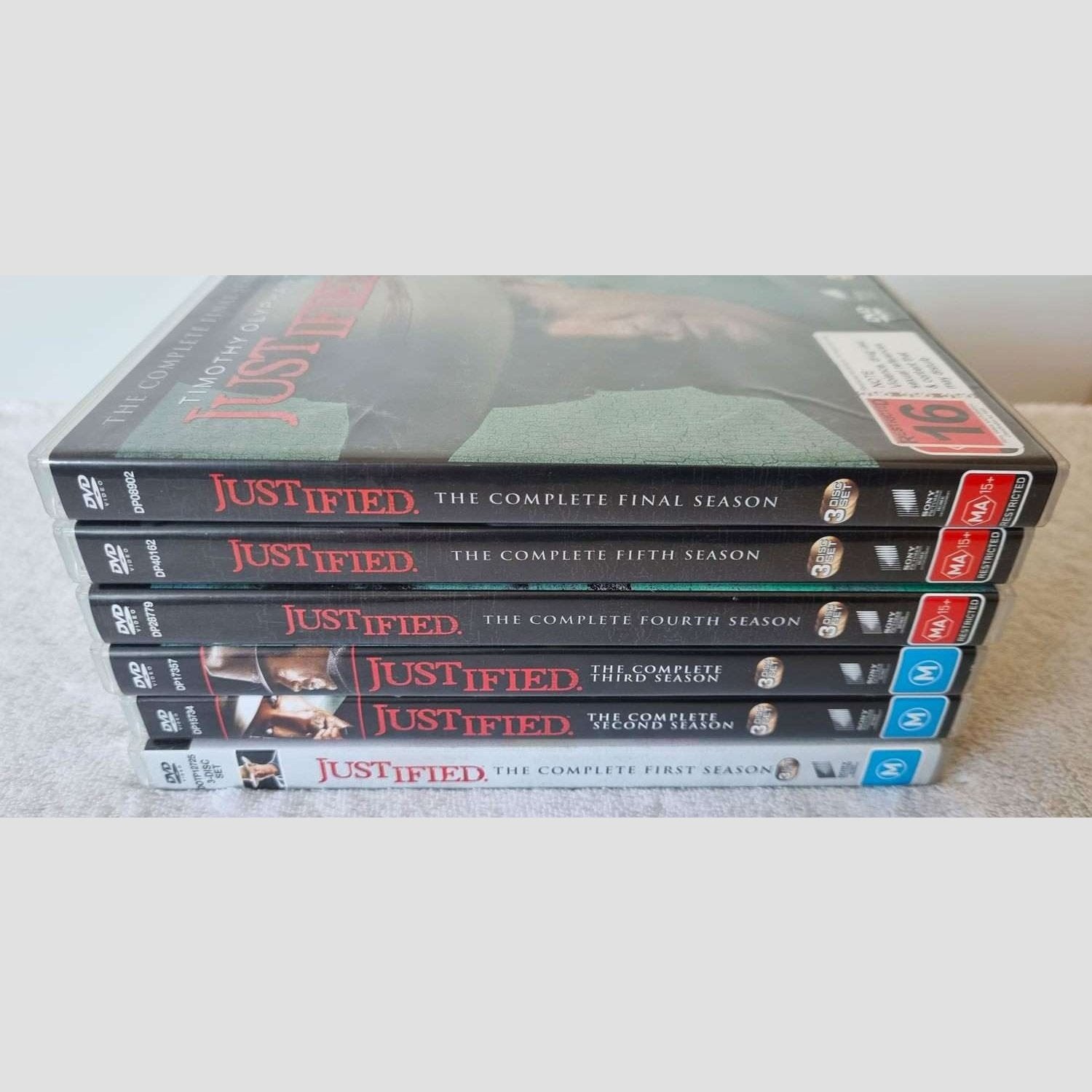 Justified: The Complete Series 18 Disc Set