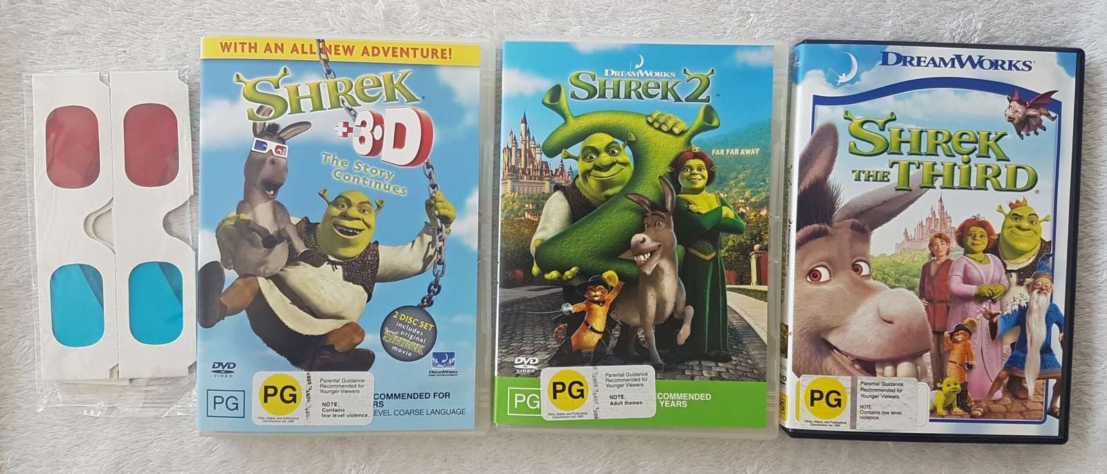 Shrek Trilogy + 3D bonus story 4 pairs of glasses