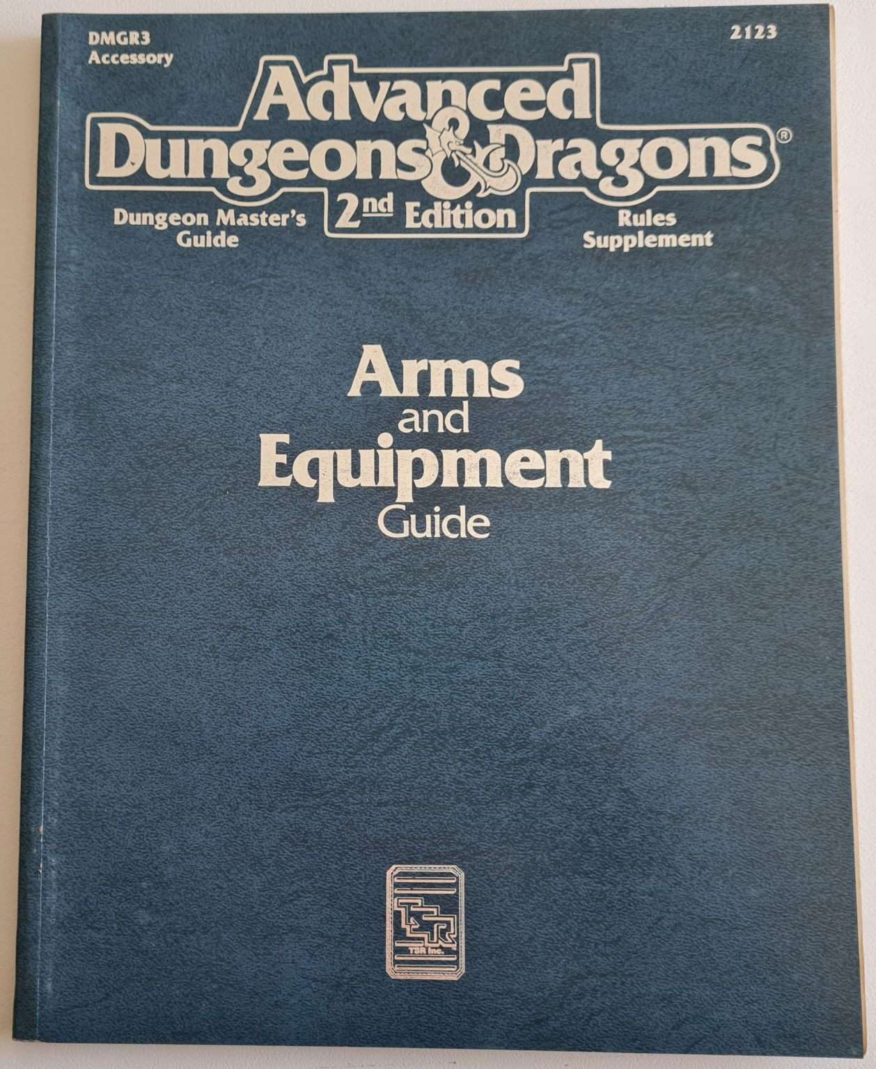 Advanced Dungeons and Dragons - Arms and Equipment Guide (2123) Default Title